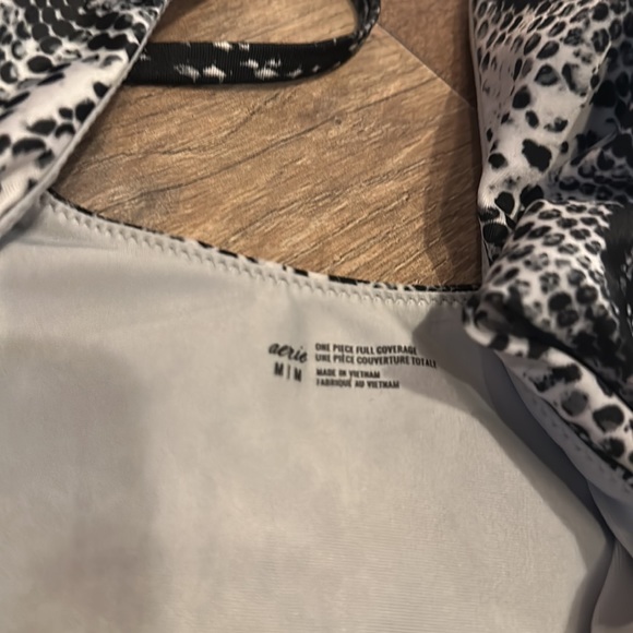 Aerie Snakeskin One Piece Swimsuit sz M - Picture 6 of 7